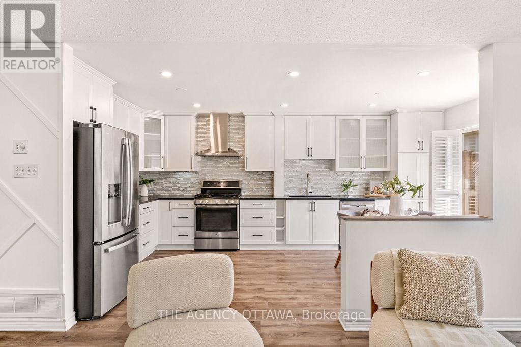 Photo 4 of 70 Appledale Drive, Ottawa ON
