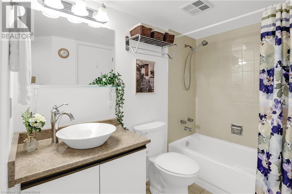 Photo 18 of 1478 Pilgrims Way Unit 1732, Oakville ON