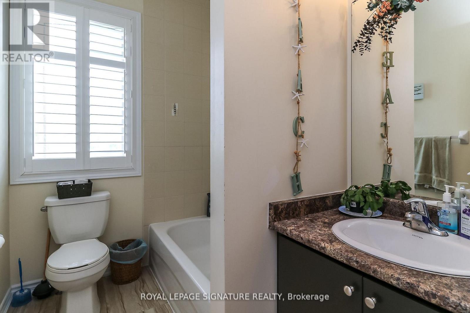 Photo 31 of 48 Allegra Drive, Wasaga Beach ON