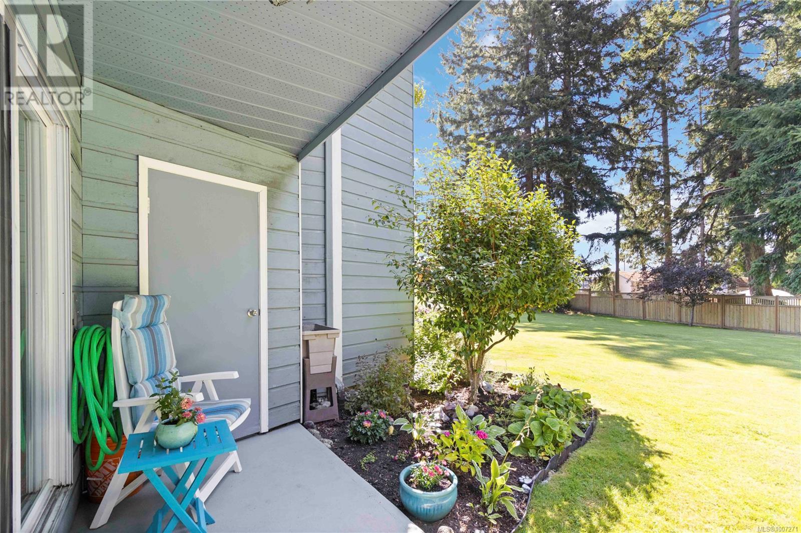 Photo 6 of 2 6110 Seabroom Rd, Sooke BC