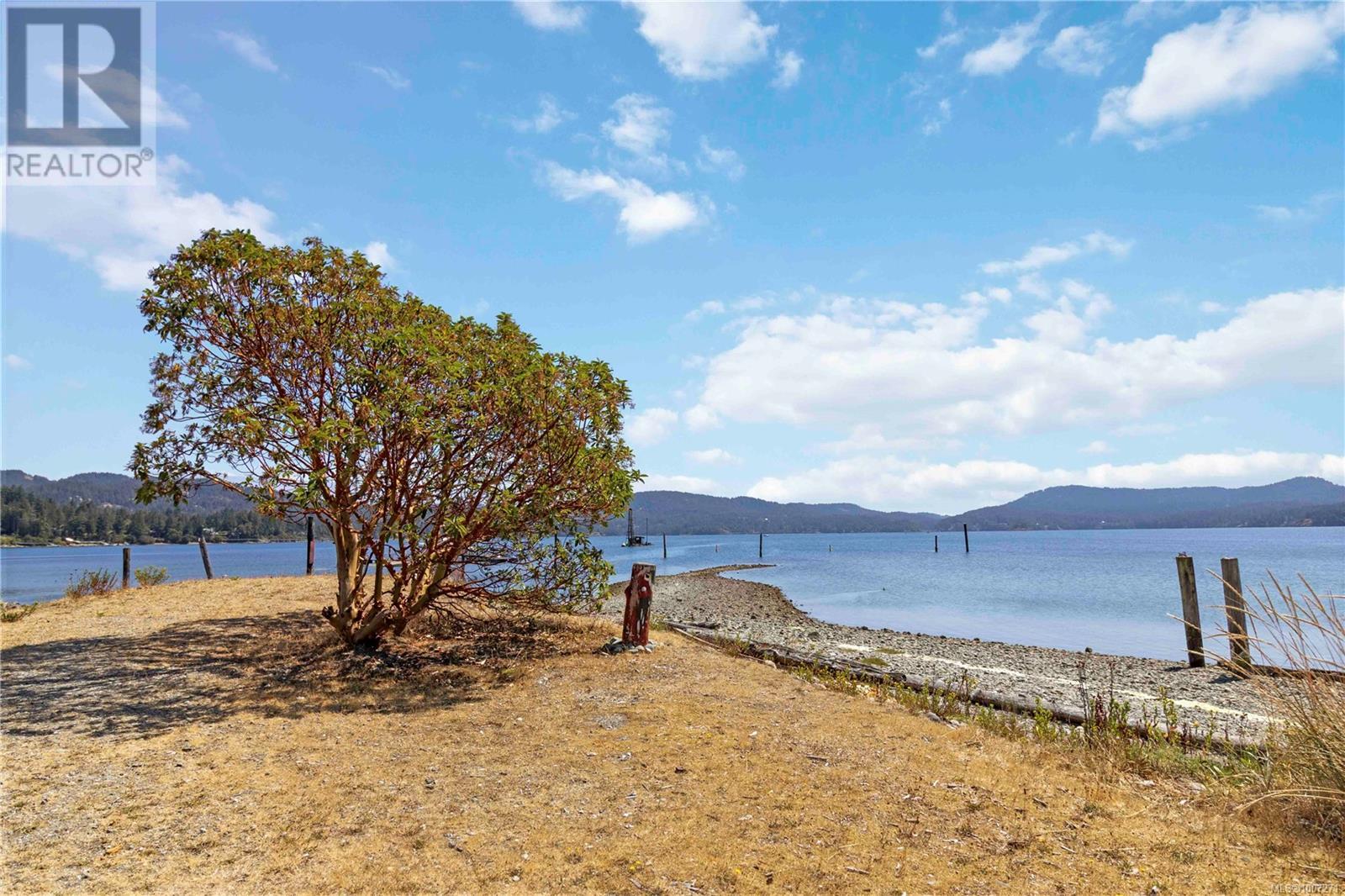 Photo 15 of 2 6110 Seabroom Rd, Sooke BC