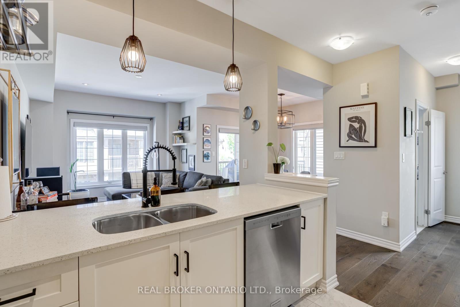 Photo 7 of 49 377 Glancaster Road, Hamilton ON