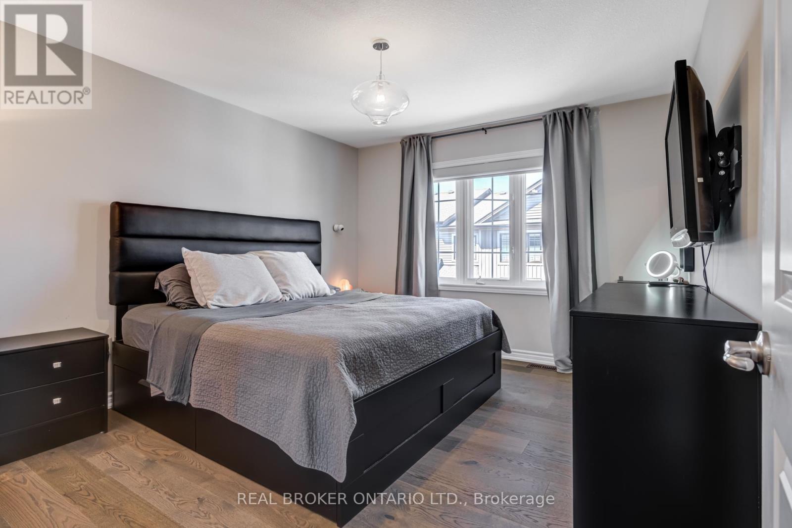 Photo 17 of 49 377 Glancaster Road, Hamilton ON