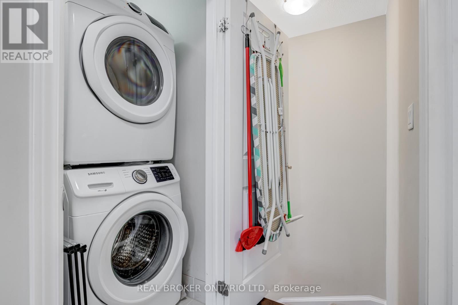 Photo 4 of 49 377 Glancaster Road, Hamilton ON