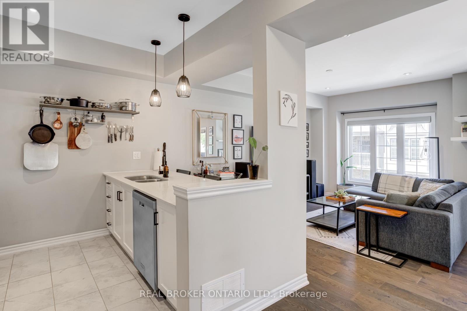 Photo 25 of 49 377 Glancaster Road, Hamilton ON