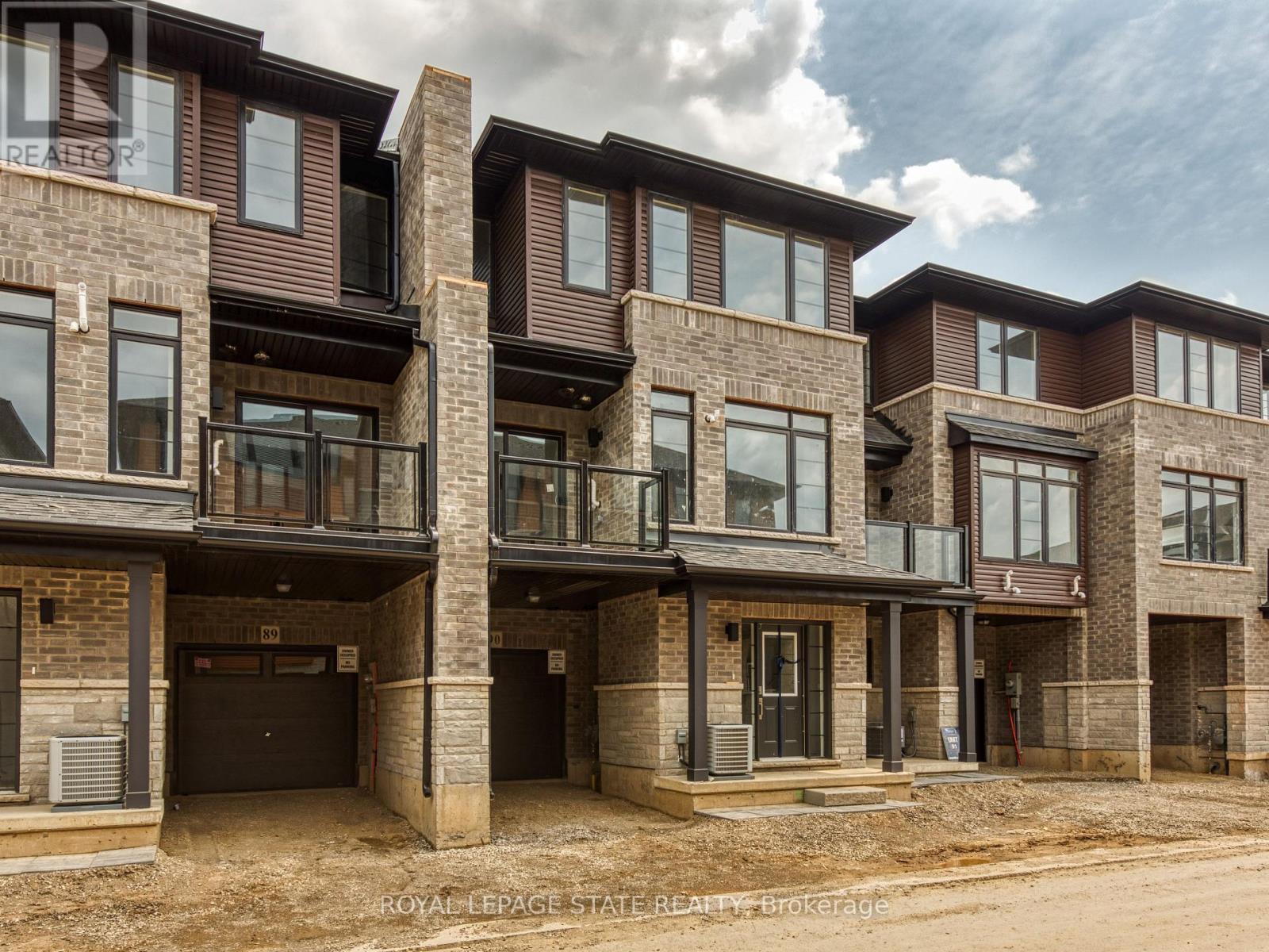 Photo 13 of 90 461 Blackburn Drive, Brantford ON