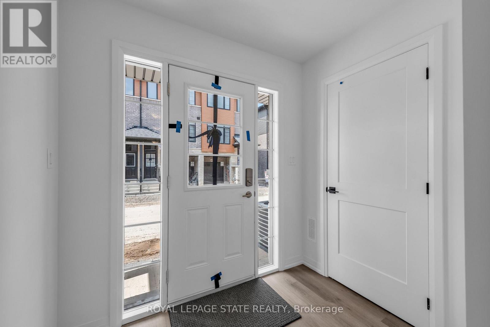 Photo 14 of 90 461 Blackburn Drive, Brantford ON