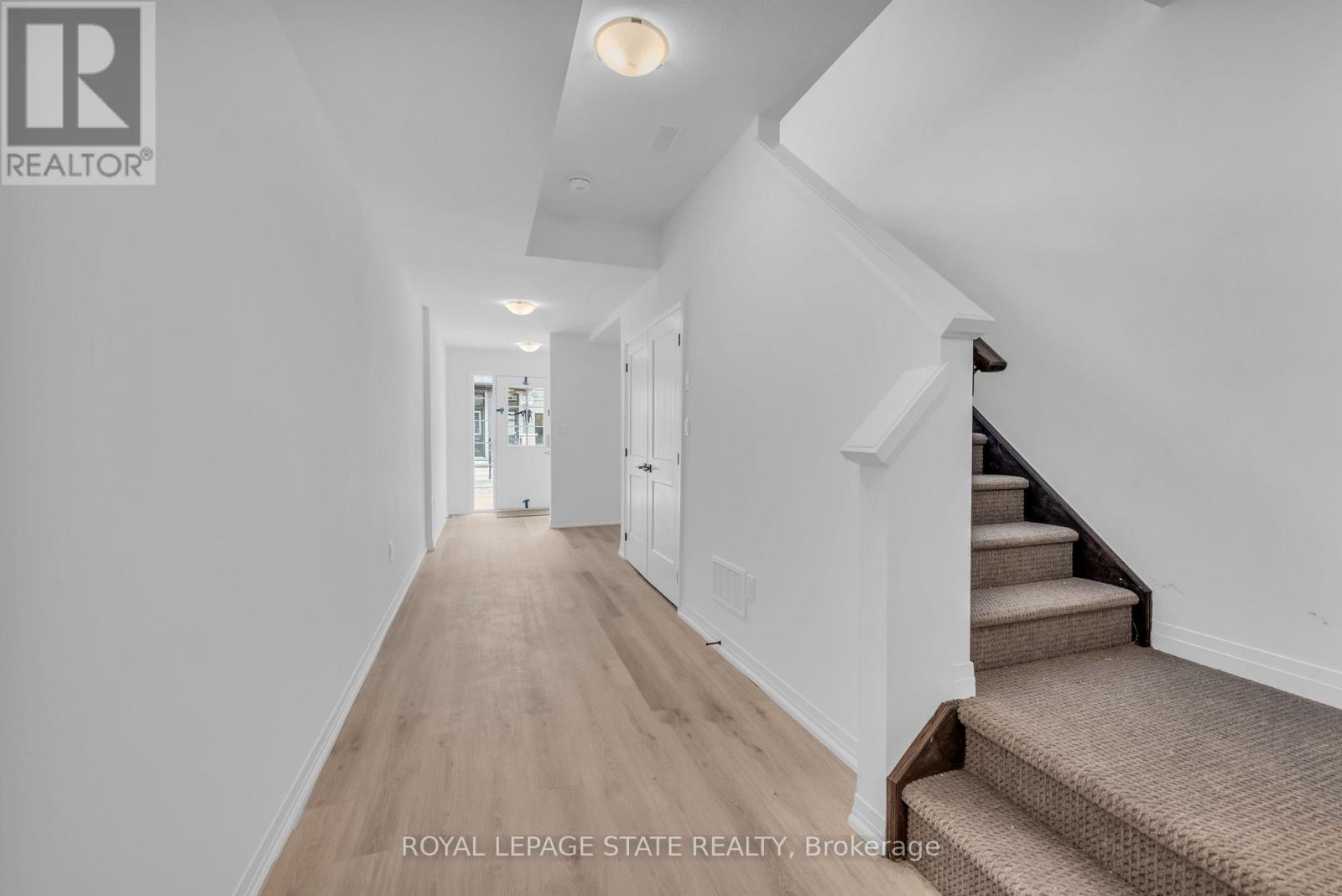Photo 24 of 90 461 Blackburn Drive, Brantford ON