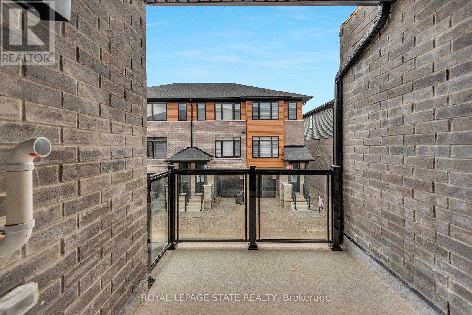Photo 8 of 90 461 Blackburn Drive, Brantford ON
