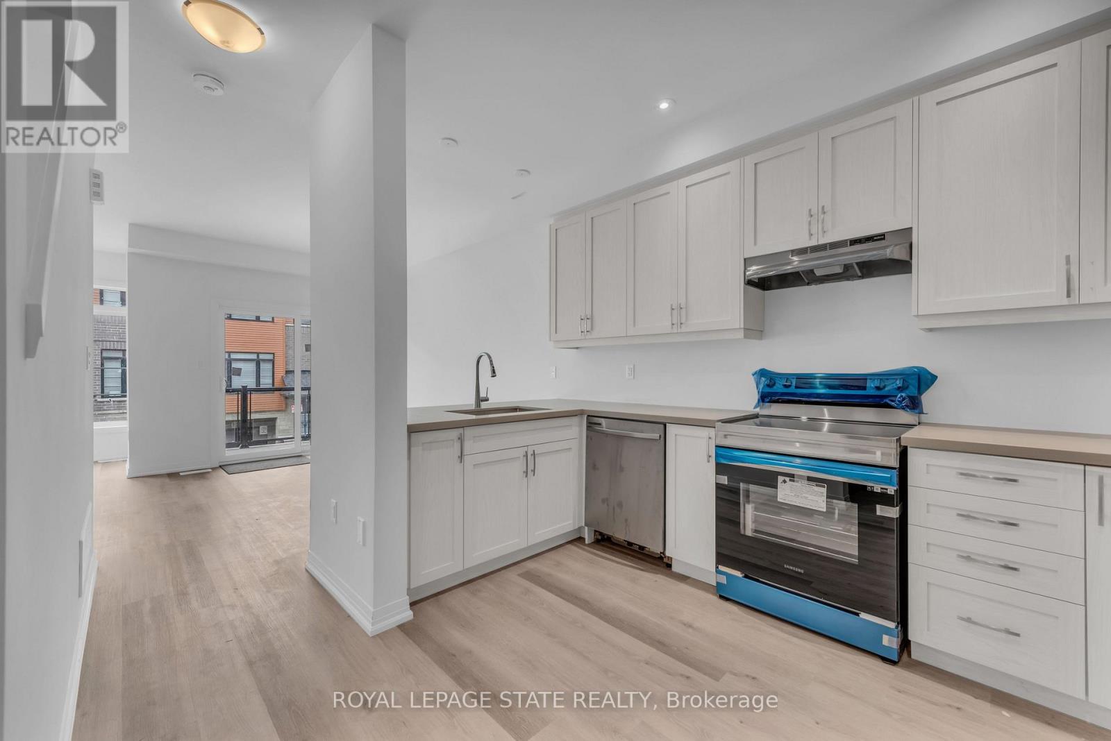 Photo 17 of 90 461 Blackburn Drive, Brantford ON