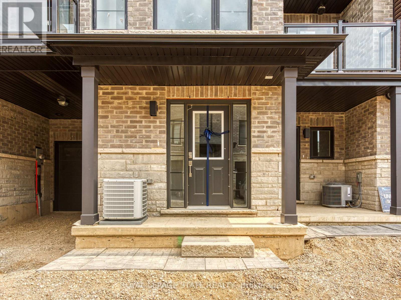 Photo 10 of 90 461 Blackburn Drive, Brantford ON