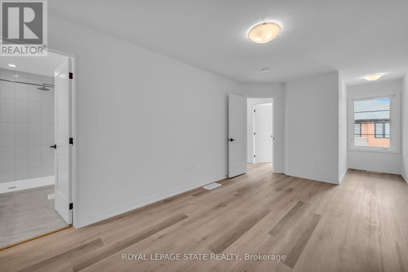 Photo 1 of 90 461 Blackburn Drive, Brantford ON