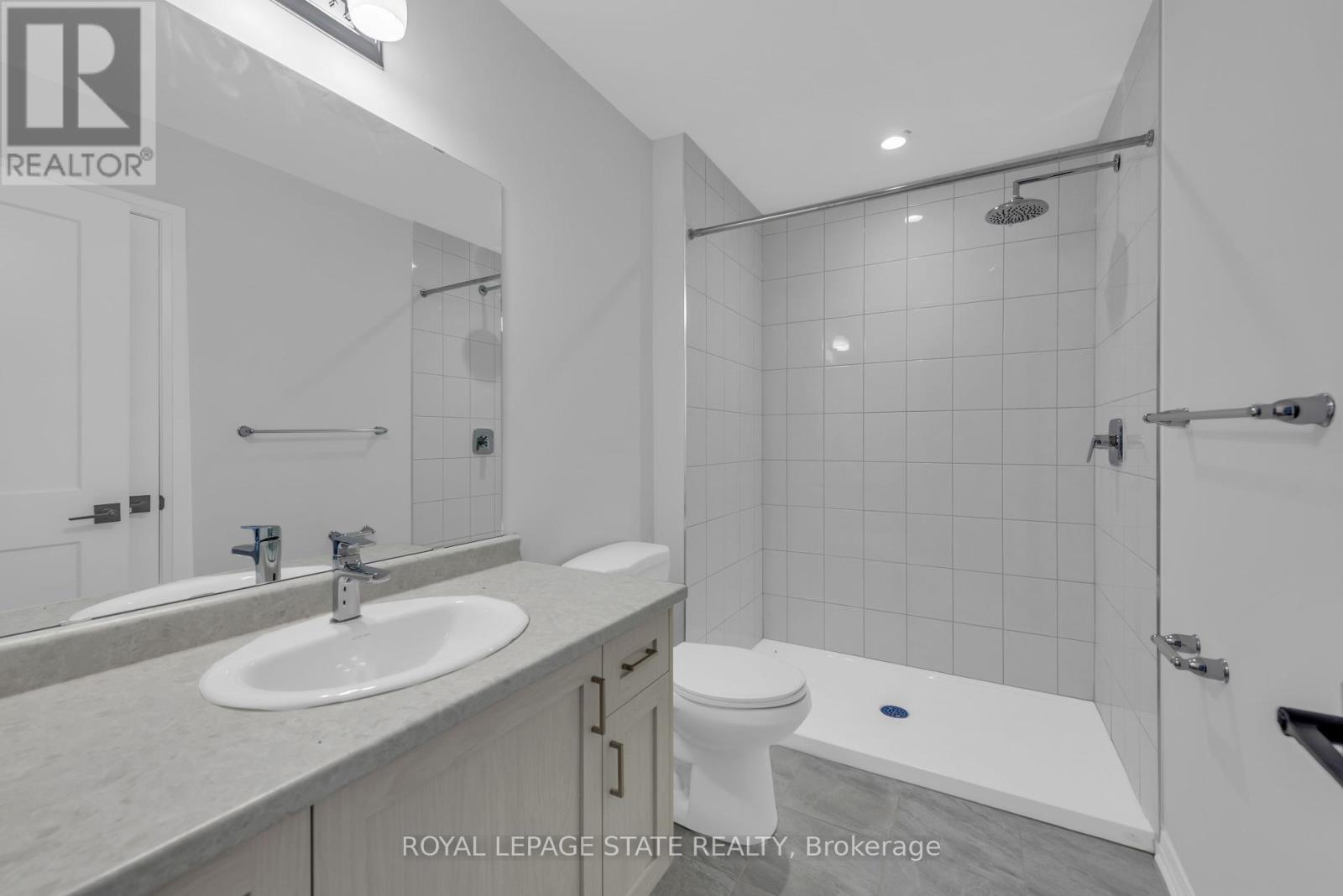 Photo 25 of 90 461 Blackburn Drive, Brantford ON