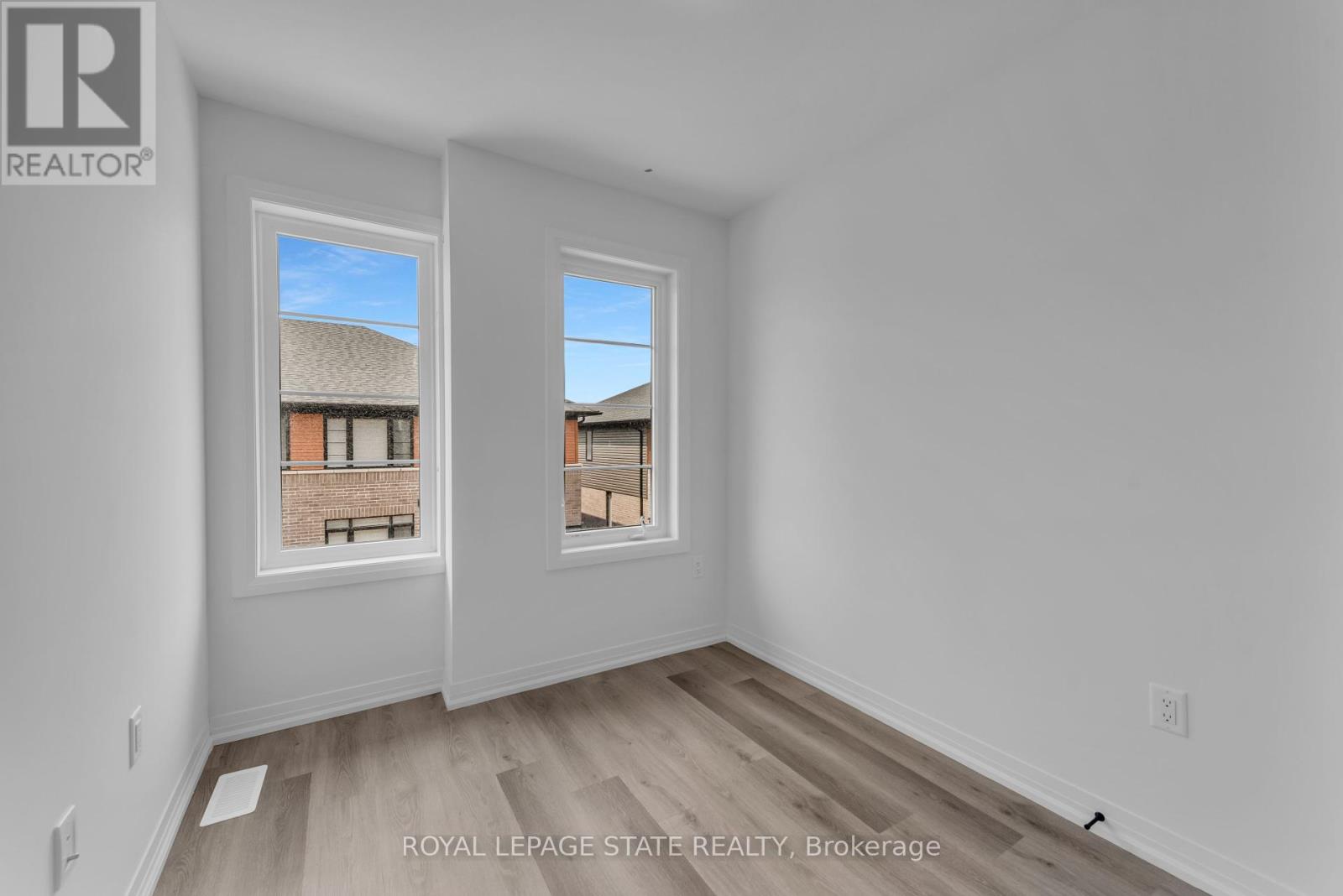 Photo 23 of 90 461 Blackburn Drive, Brantford ON