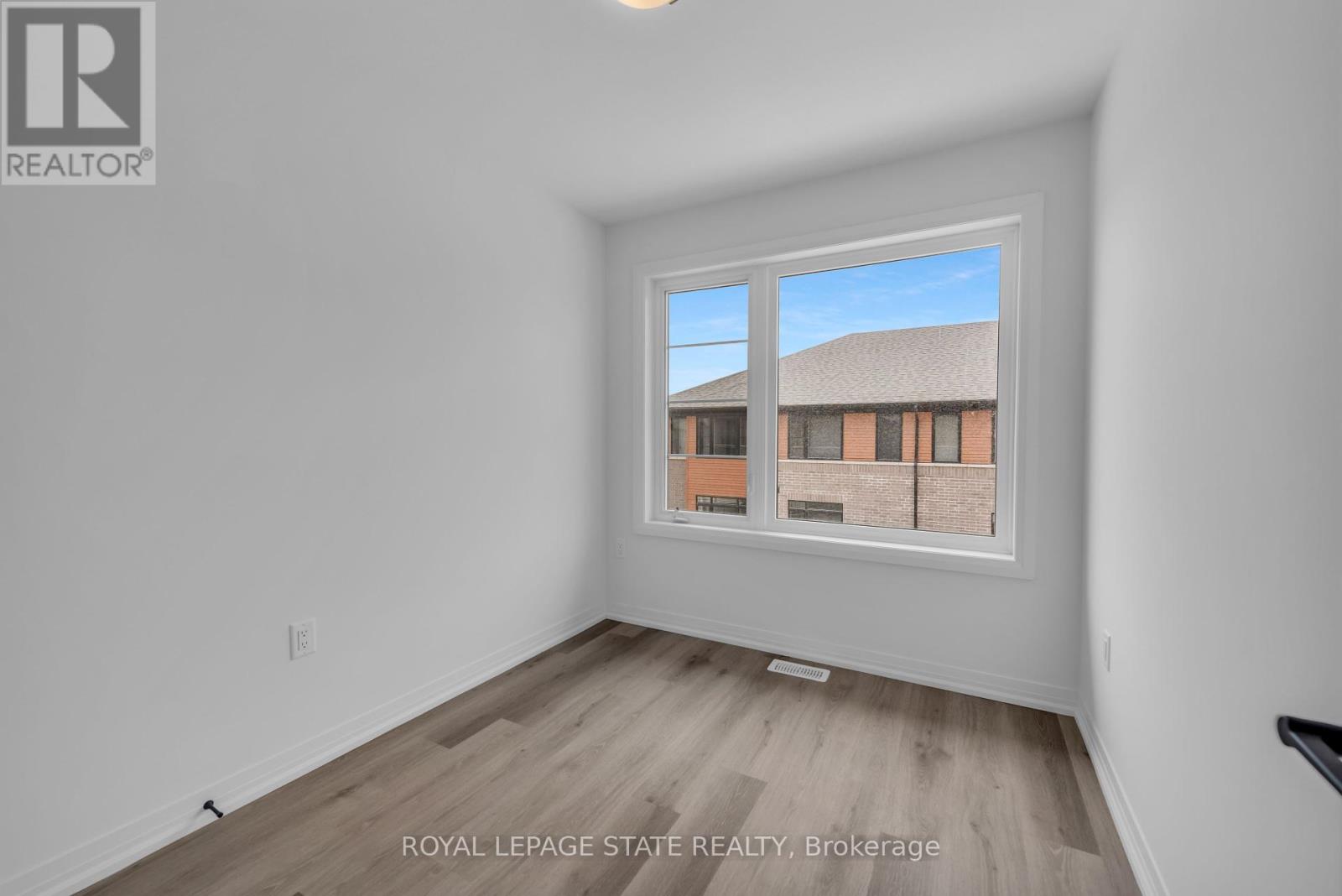 Photo 5 of 90 461 Blackburn Drive, Brantford ON