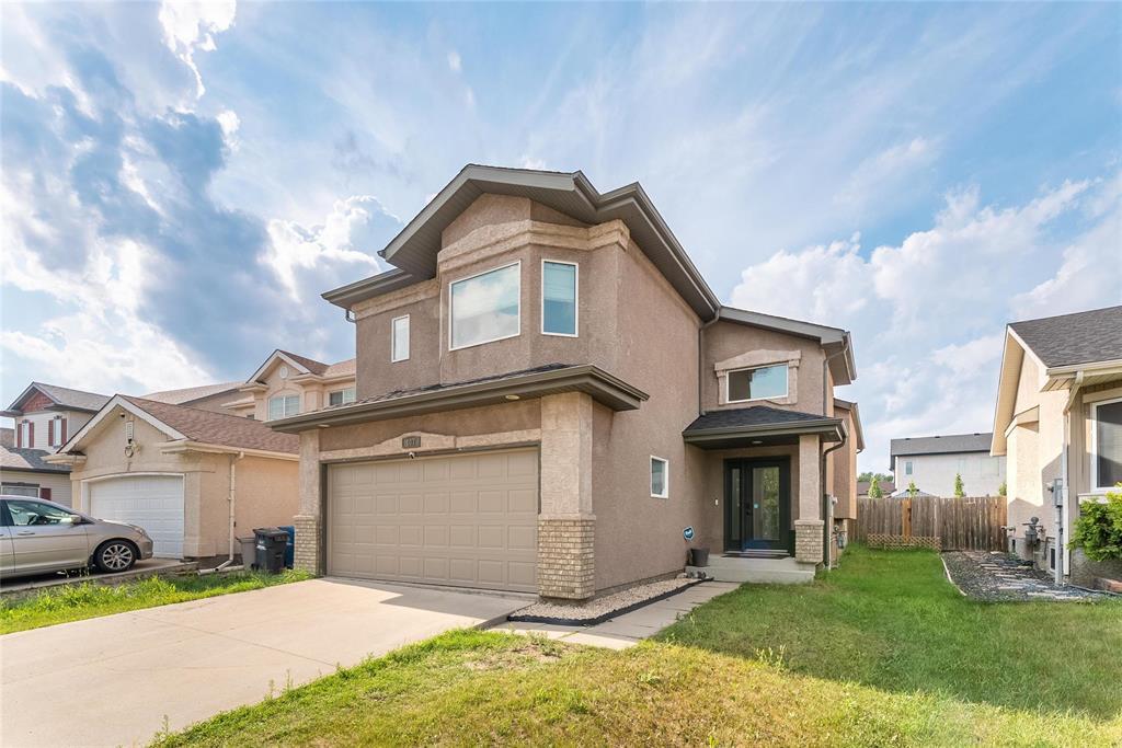 Photo 2 of 107 Chadwick Crescent, Winnipeg MB
