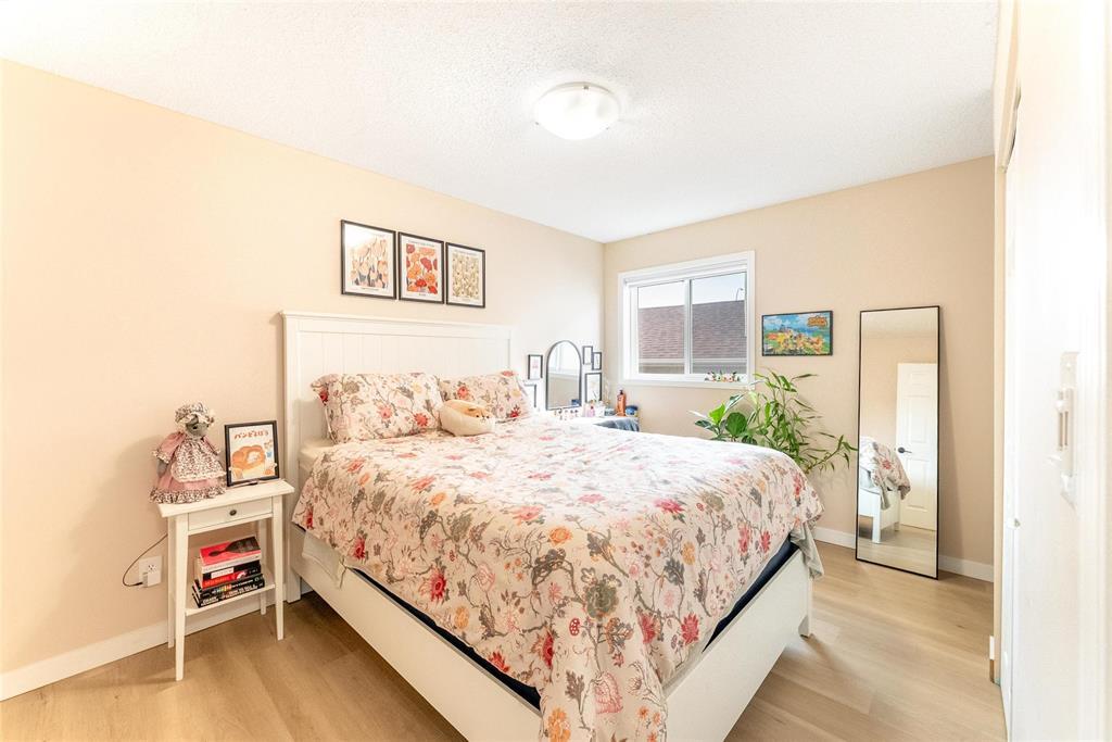 Photo 16 of 107 Chadwick Crescent, Winnipeg MB