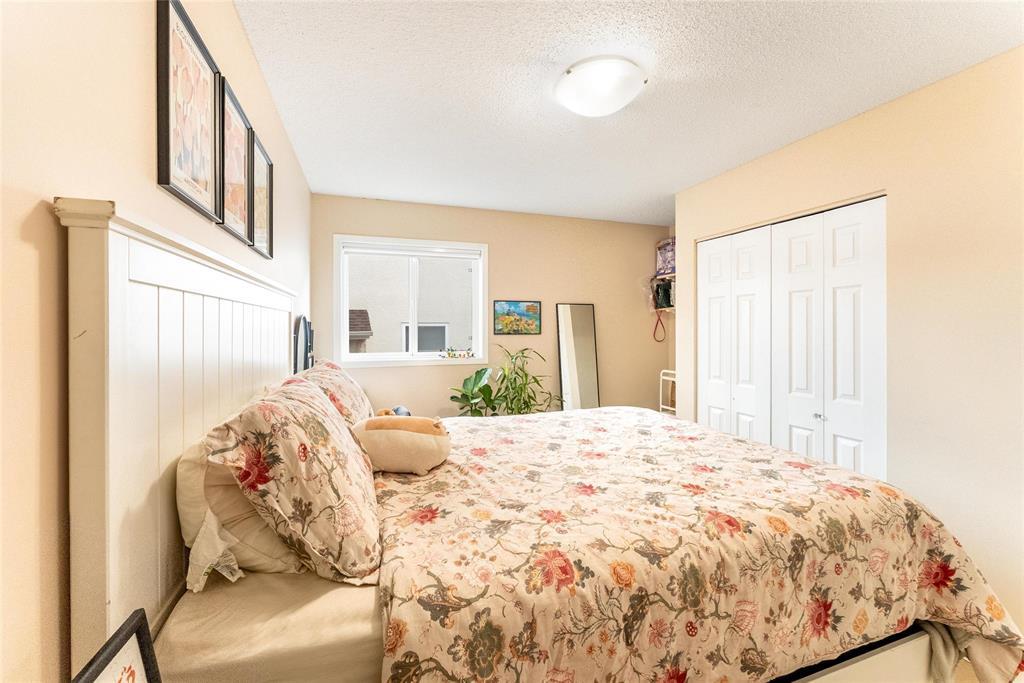 Photo 17 of 107 Chadwick Crescent, Winnipeg MB