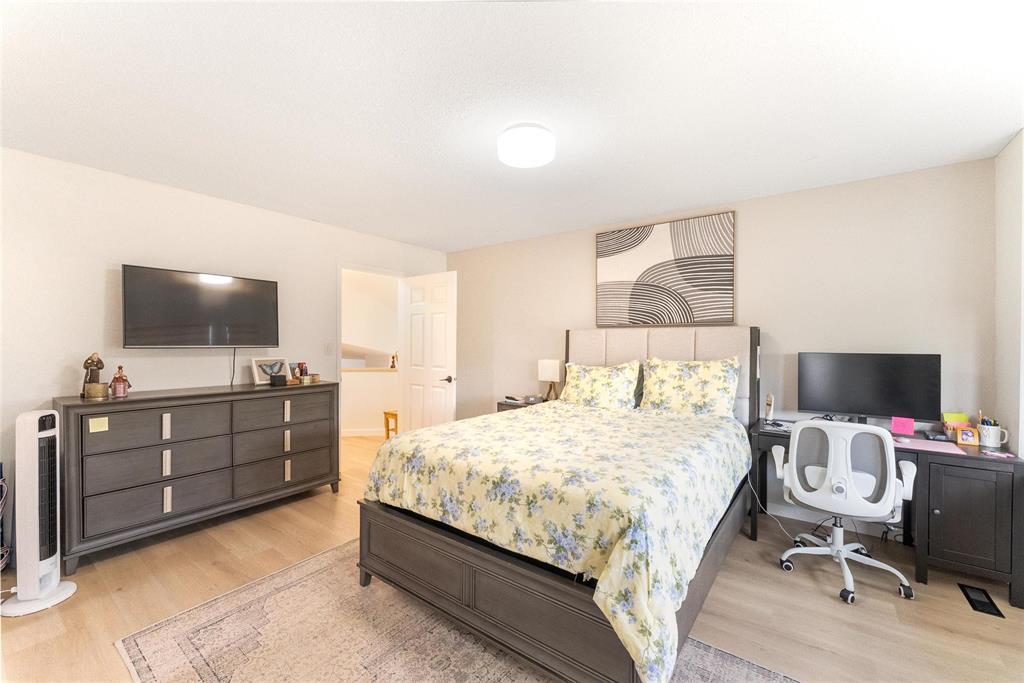 Photo 18 of 107 Chadwick Crescent, Winnipeg MB