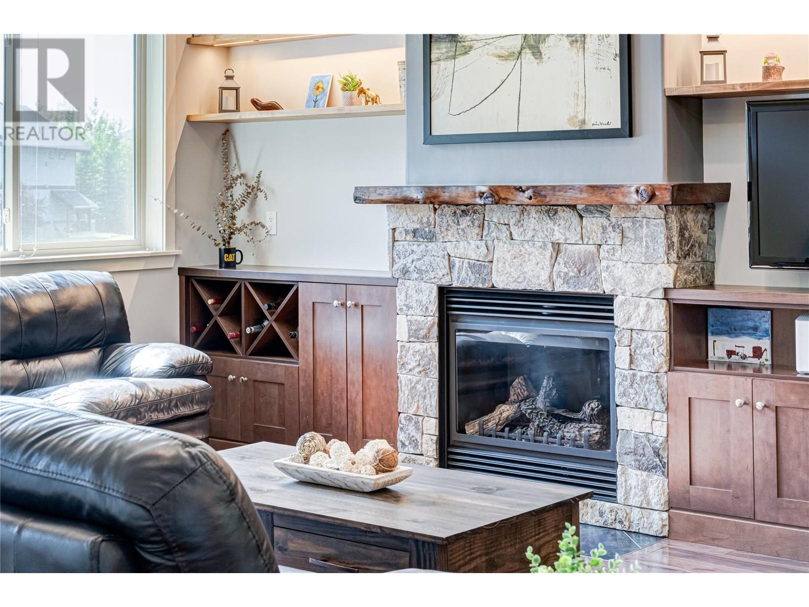 Photo 5 of 1327 Cherrywood Boulevard, Sparwood BC