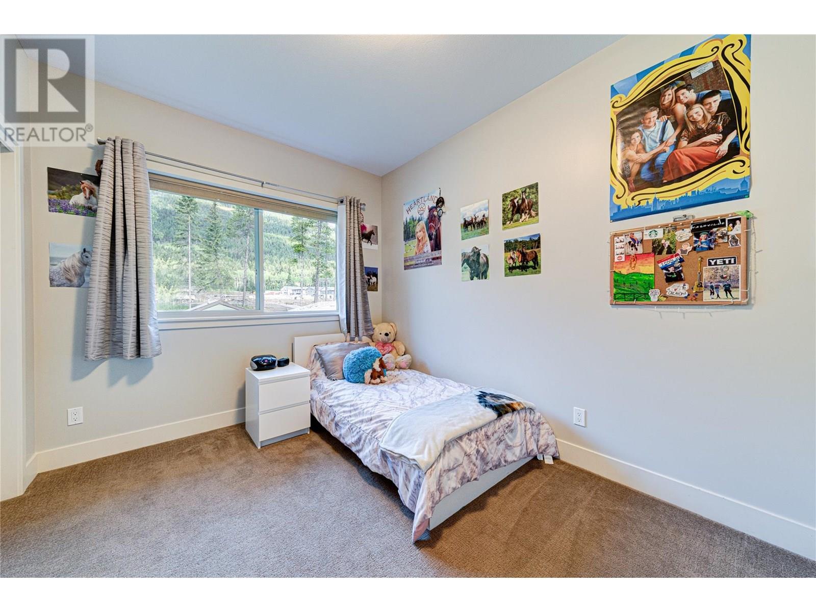 Photo 18 of 1327 Cherrywood Boulevard, Sparwood BC