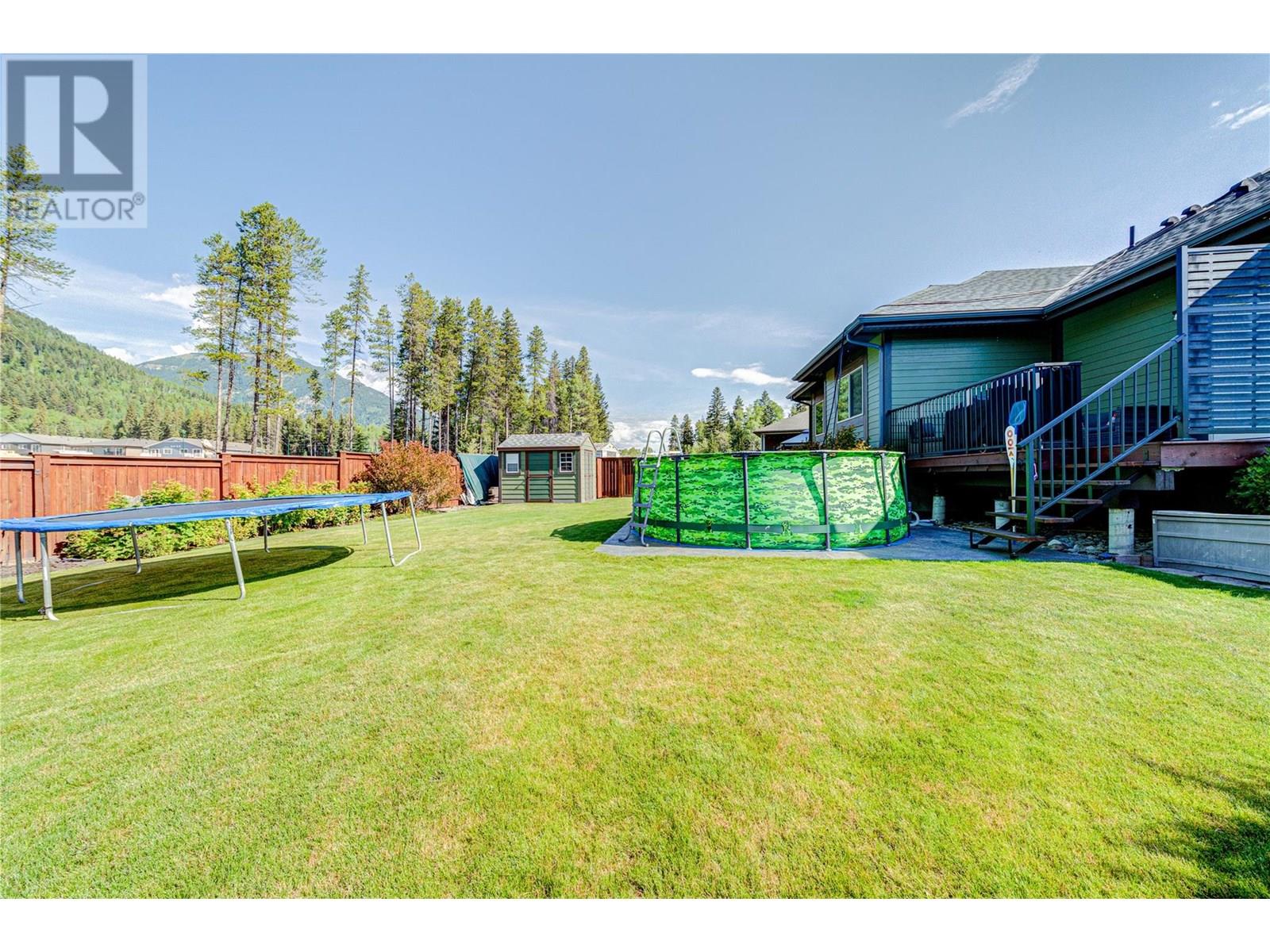 Photo 33 of 1327 Cherrywood Boulevard, Sparwood BC