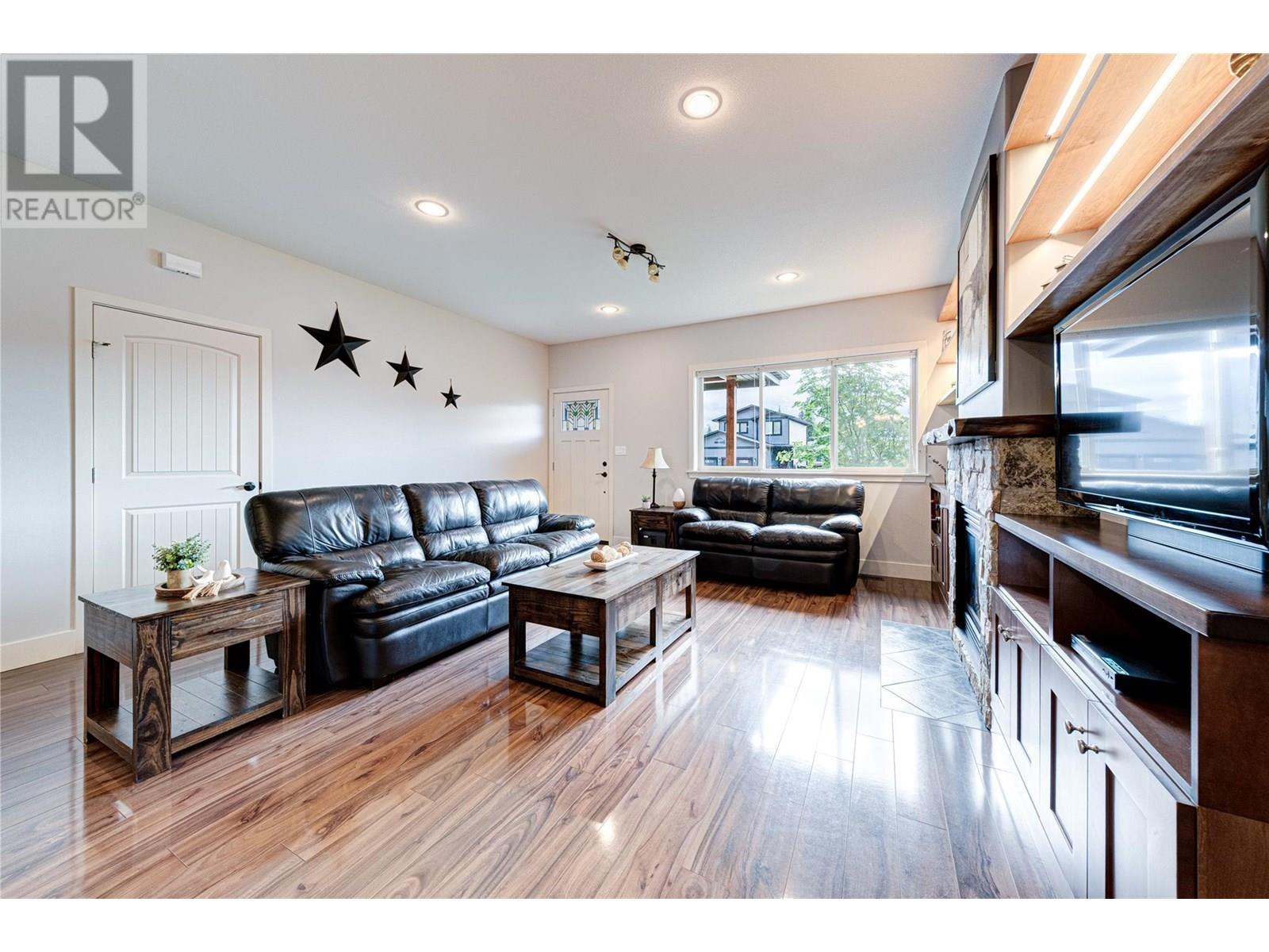 Photo 6 of 1327 Cherrywood Boulevard, Sparwood BC