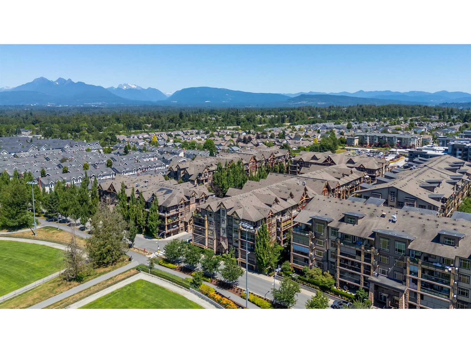 Photo 2 of 587 8288 207 A Street, Langley BC
