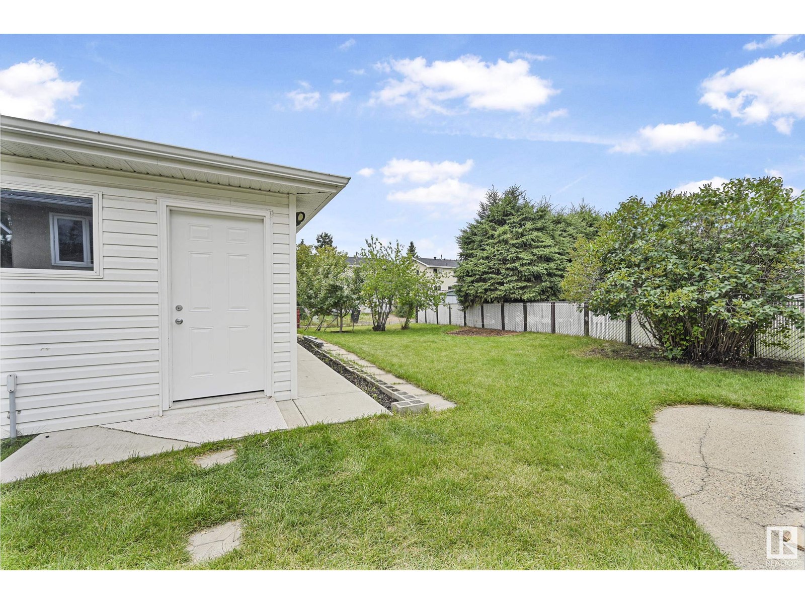 Photo 30 of 6803 149 A Av Nw, Edmonton AB