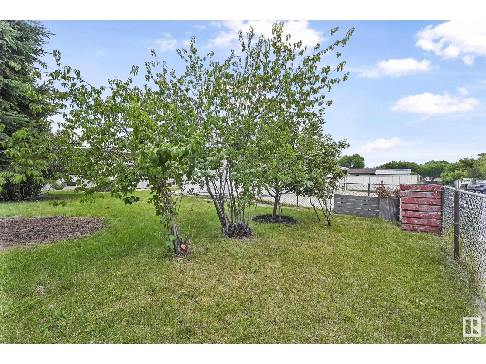 Photo 32 of 6803 149 A Av Nw, Edmonton AB