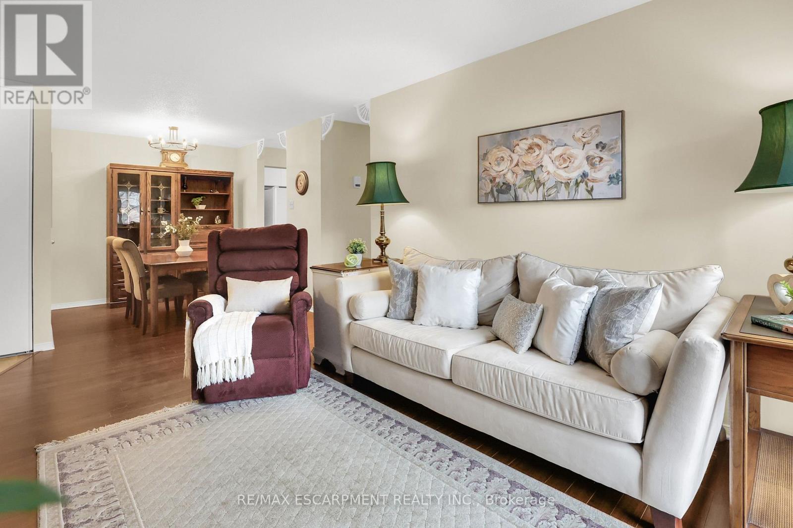 Photo 12 of 1732 1478 Pilgrims Way, Oakville ON