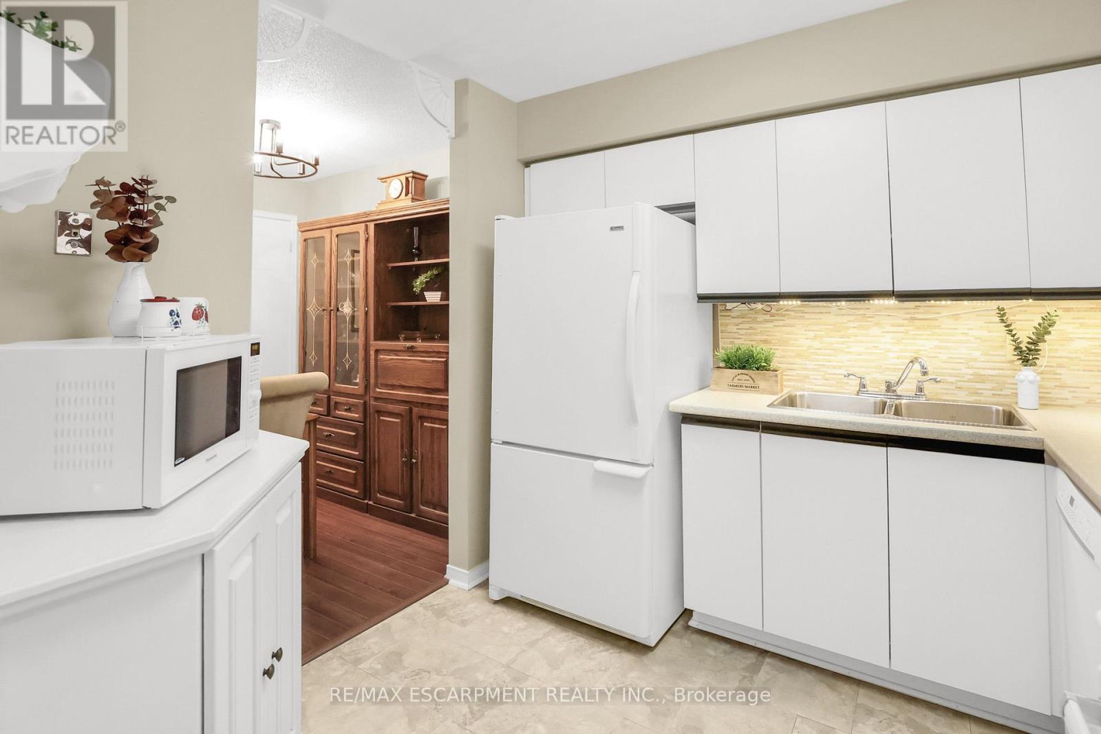 Photo 24 of 1732 1478 Pilgrims Way, Oakville ON