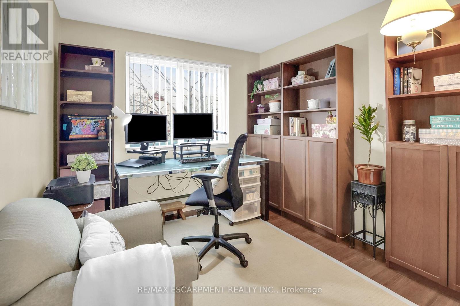Photo 16 of 1732 1478 Pilgrims Way, Oakville ON