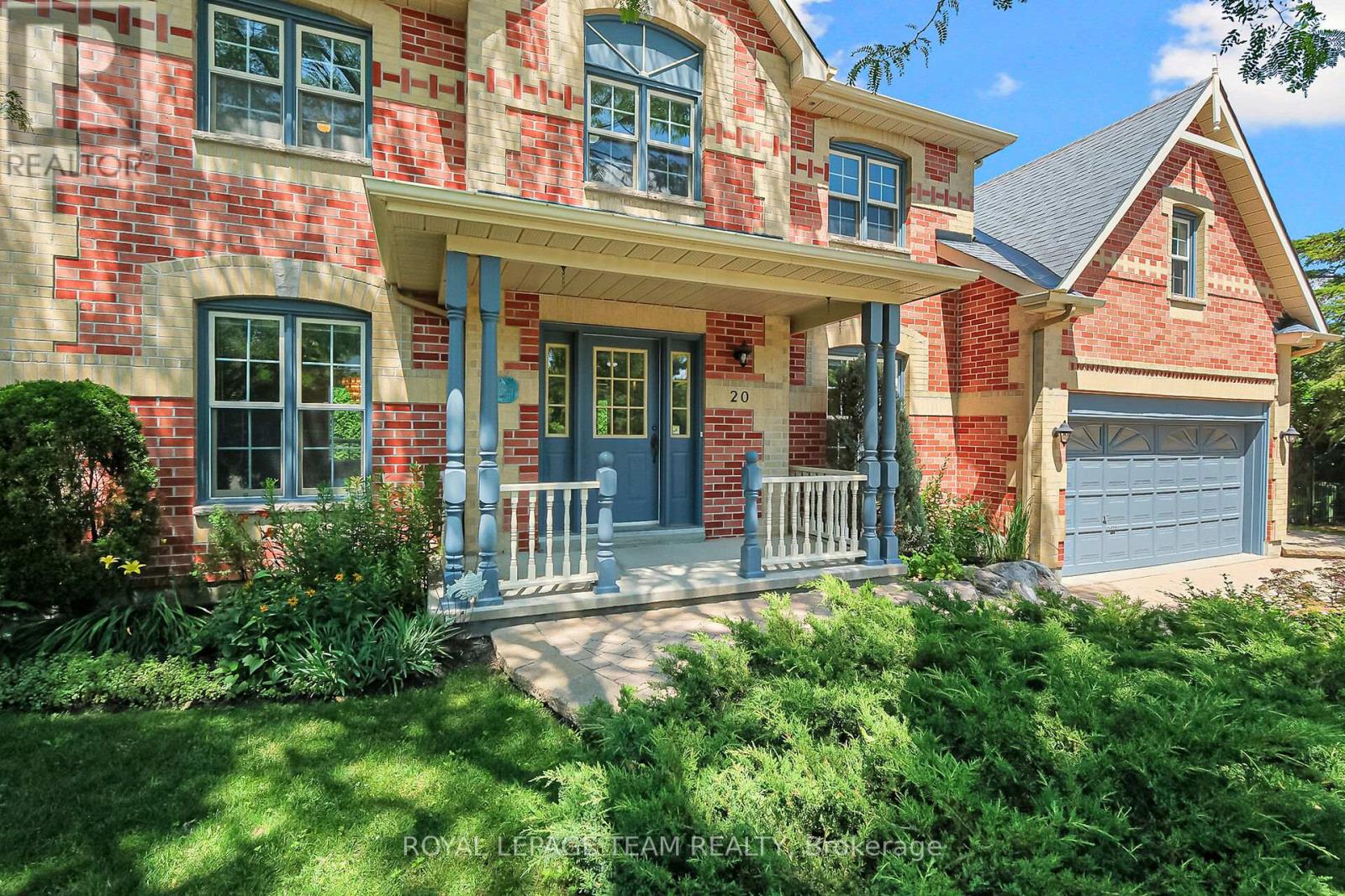 Beautiful curb appeal exterior