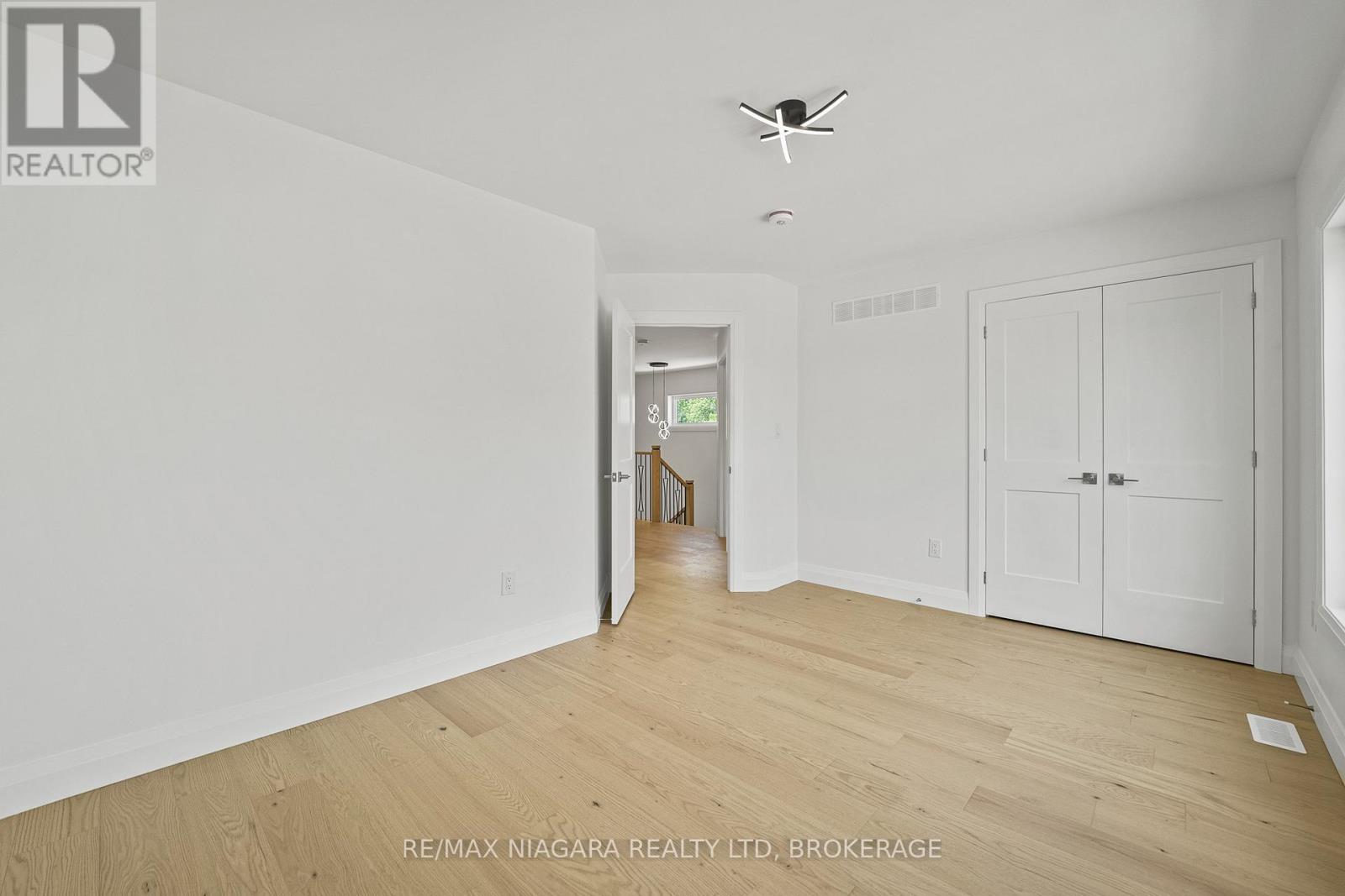 Photo 19 of 126 Chetwood Street, St Catharines ON