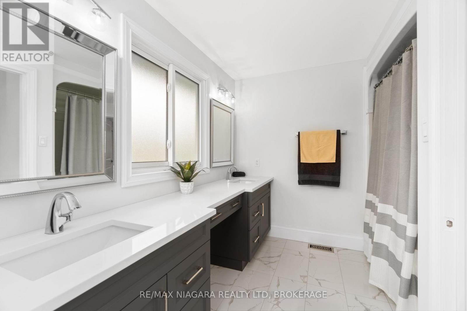 Photo 12 of 7159 Mccoll Drive, Niagara Falls ON