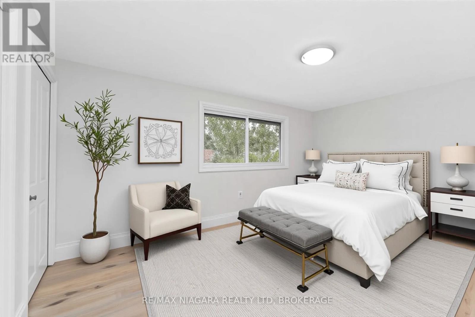 Photo 4 of 7159 Mccoll Drive, Niagara Falls ON