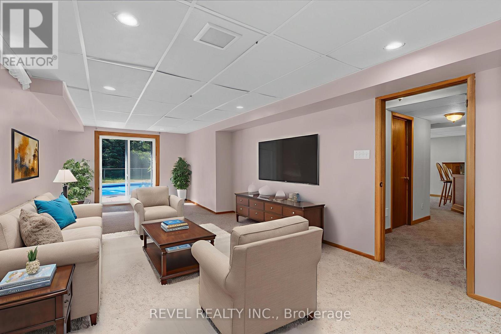 Photo 32 of 70 Lillian Crescent, Barrie ON
