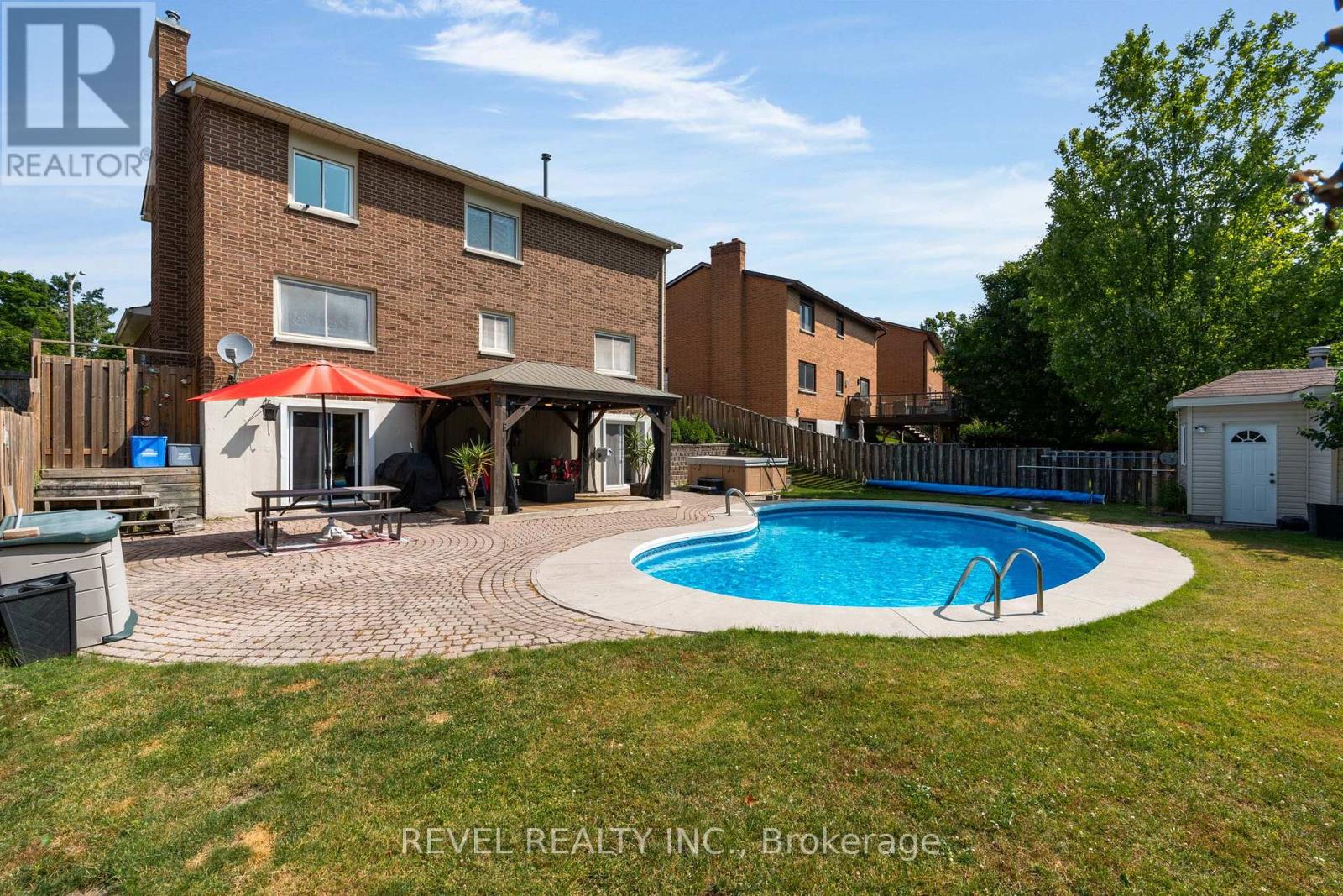 Photo 36 of 70 Lillian Crescent, Barrie ON