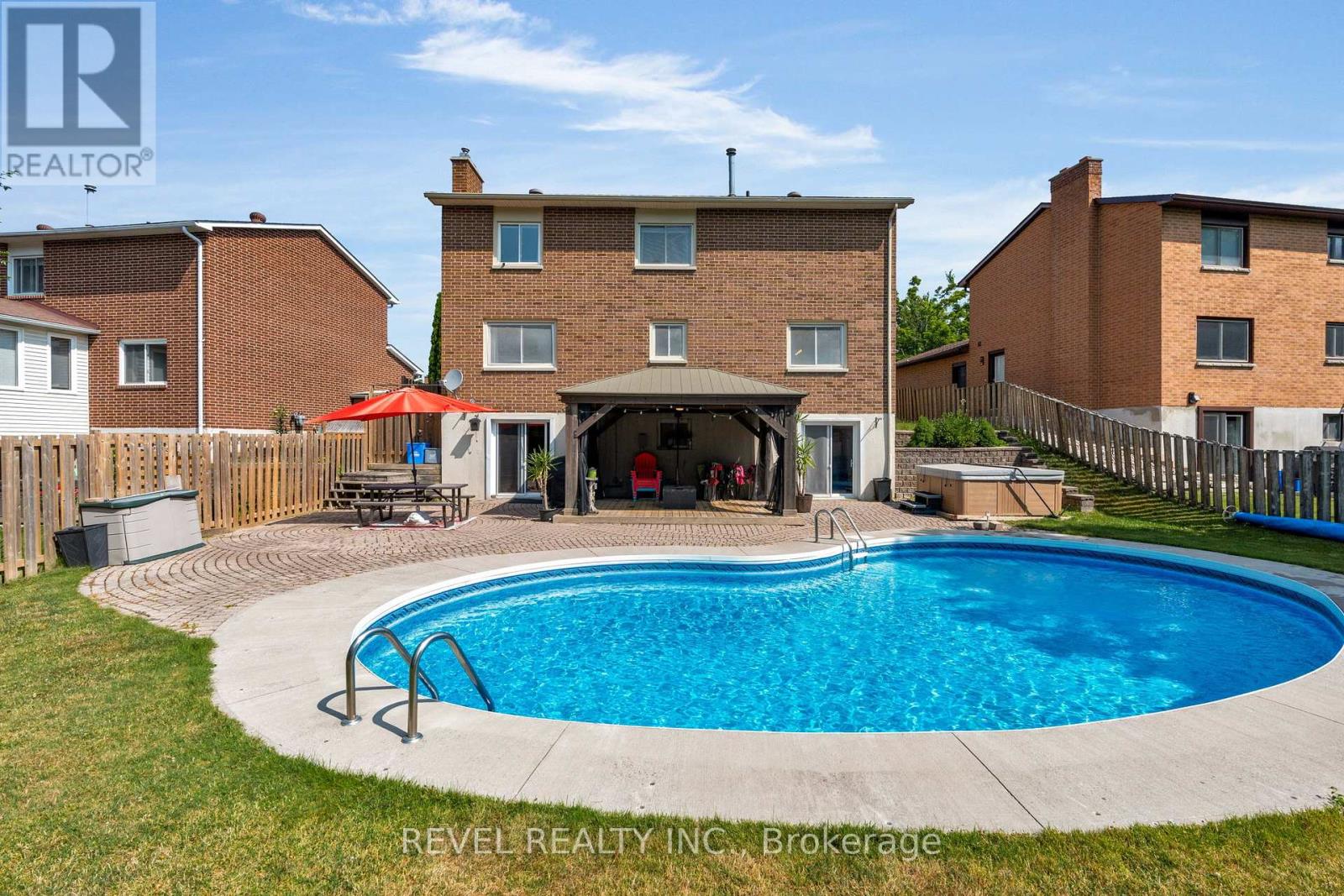 Photo 37 of 70 Lillian Crescent, Barrie ON