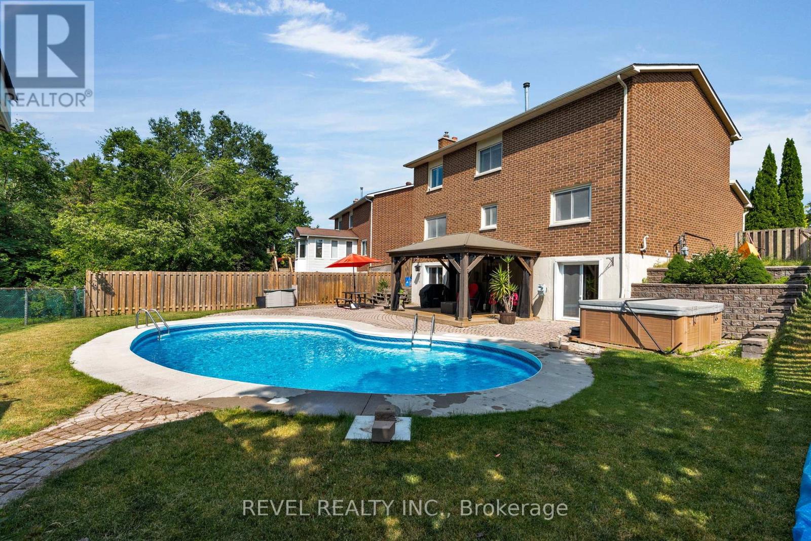 Photo 38 of 70 Lillian Crescent, Barrie ON