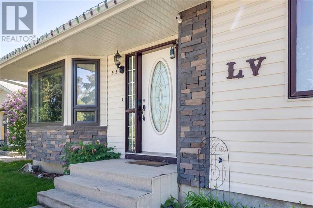 Photo 25 of 55 Horn Crescent, Red Deer AB