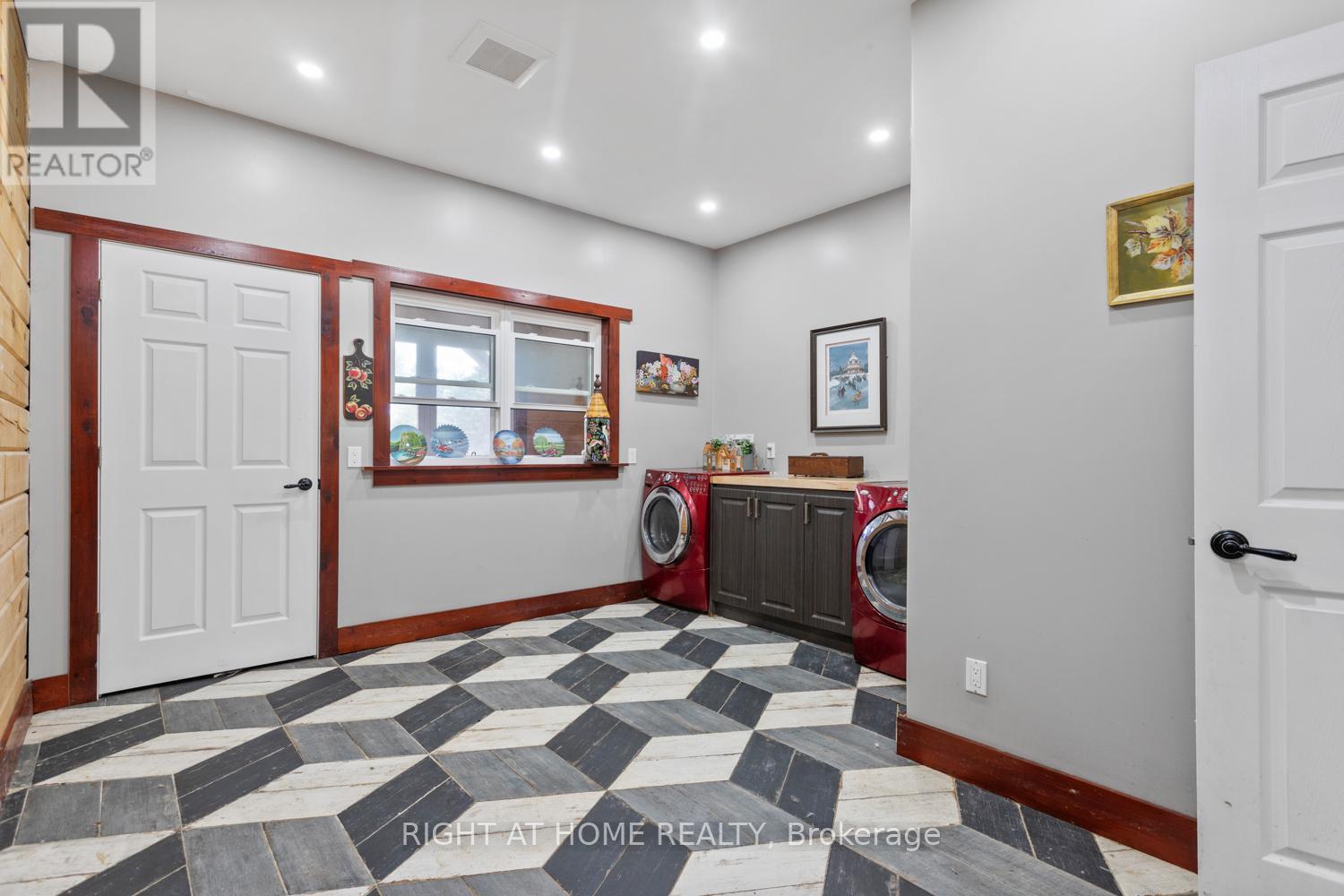 Photo 9 of 177 Ellwood Crescent, Trent Lakes ON