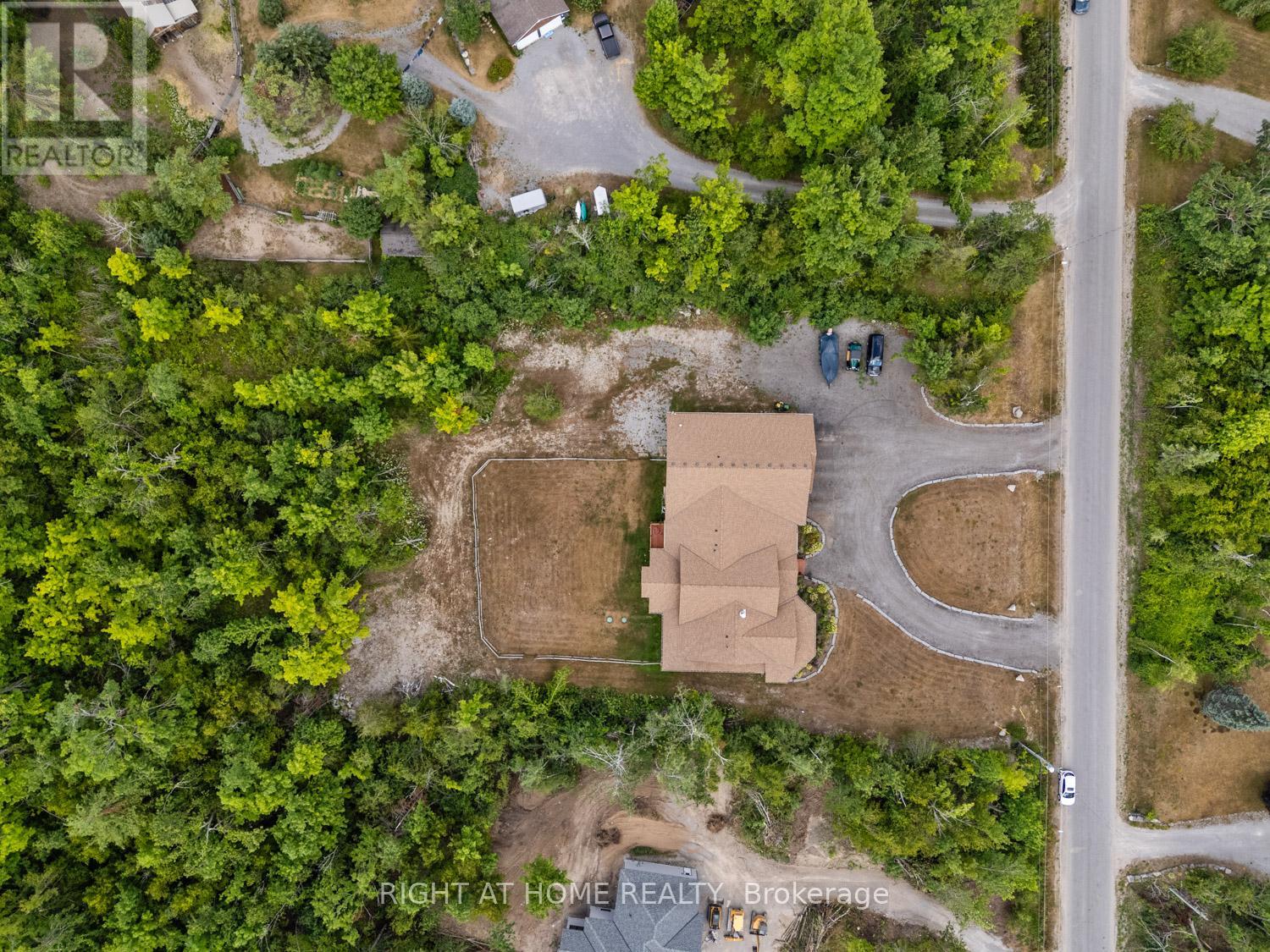 Photo 40 of 177 Ellwood Crescent, Trent Lakes ON