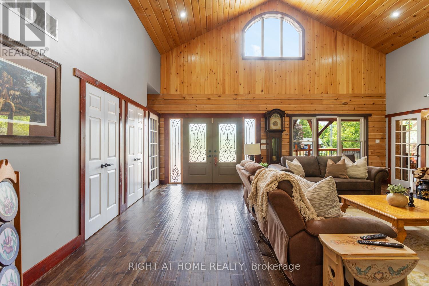 Photo 16 of 177 Ellwood Crescent, Trent Lakes ON