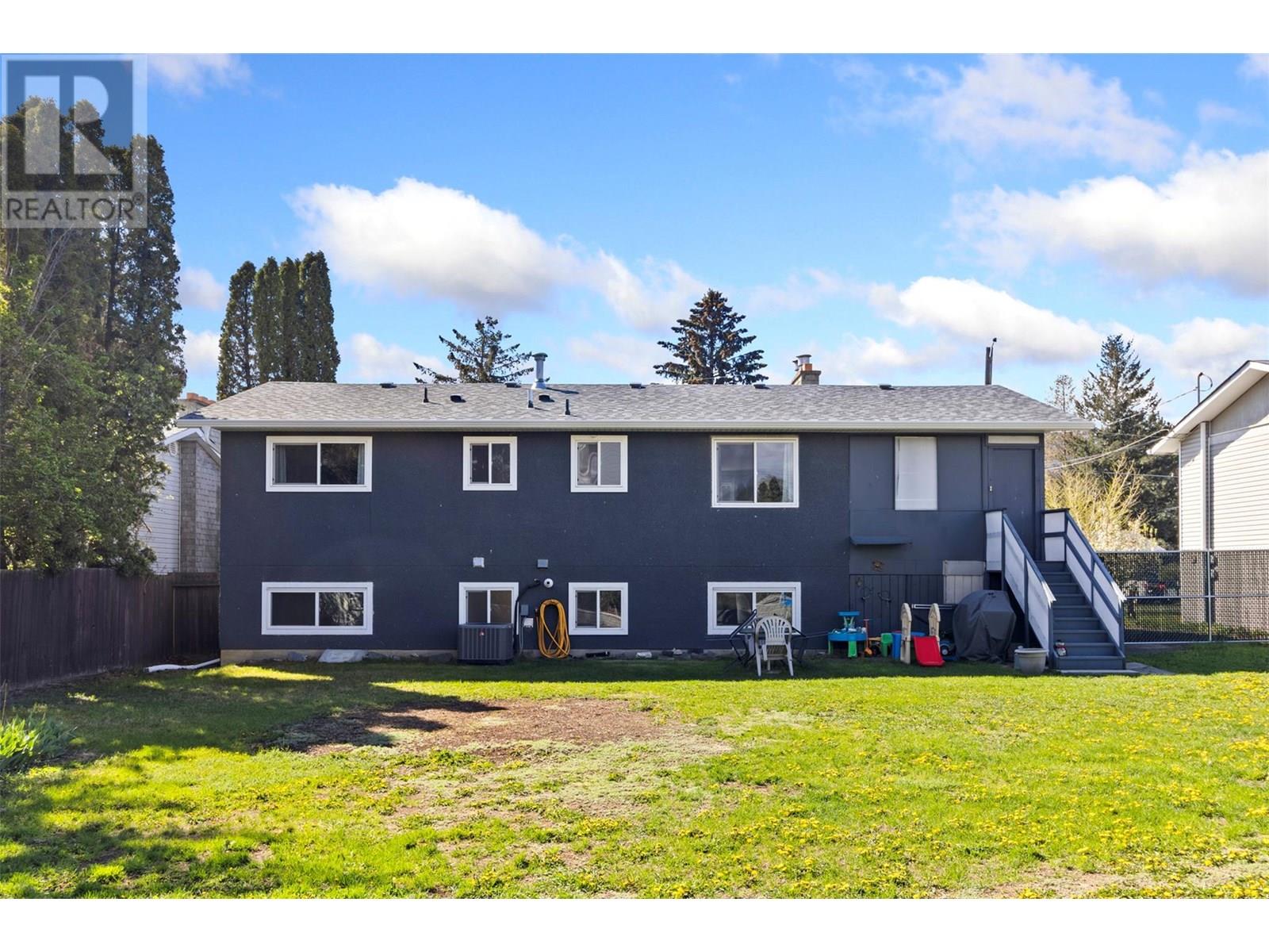 689 VALDES Drive, Kamloops