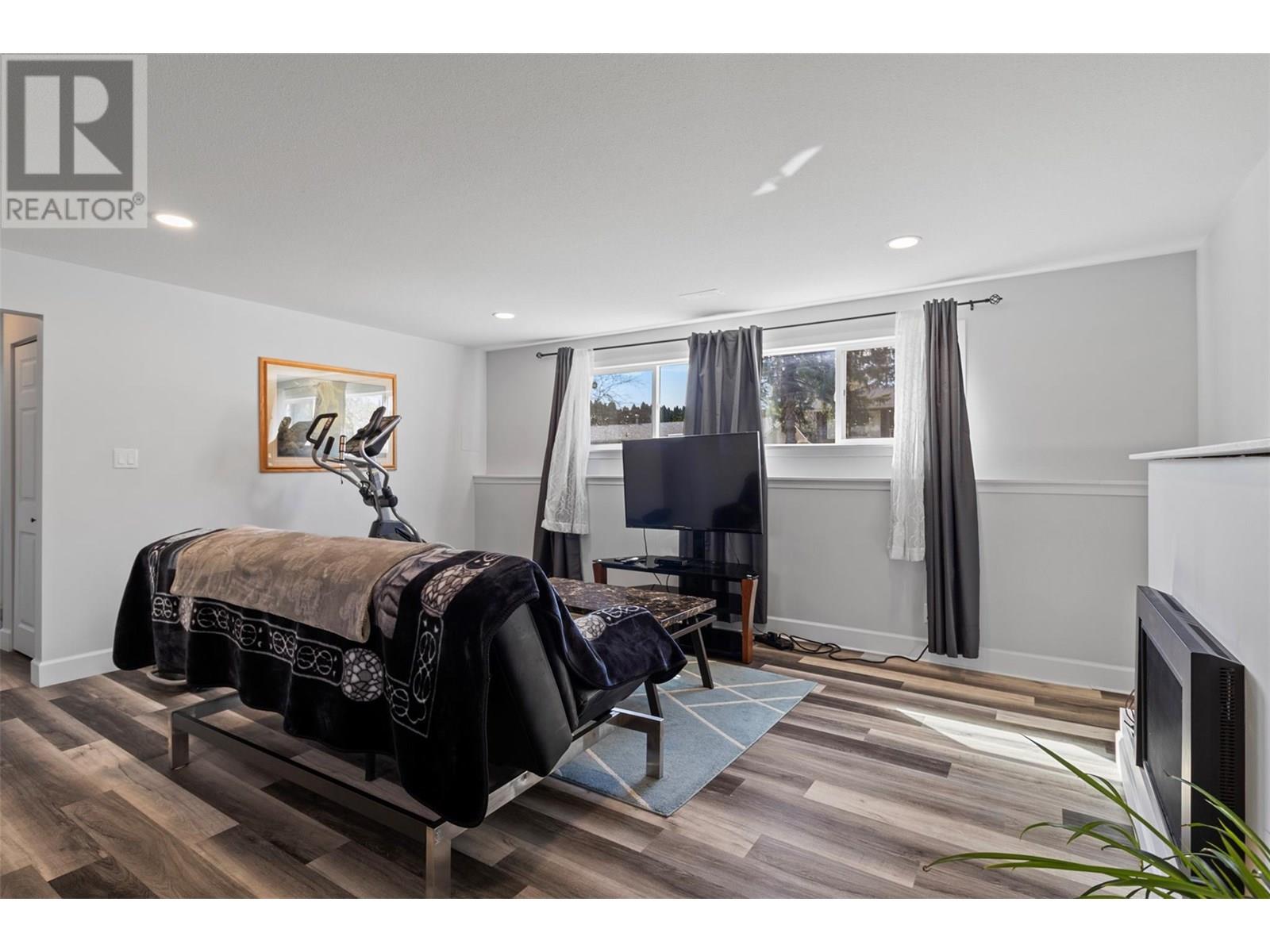 689 VALDES Drive, Kamloops