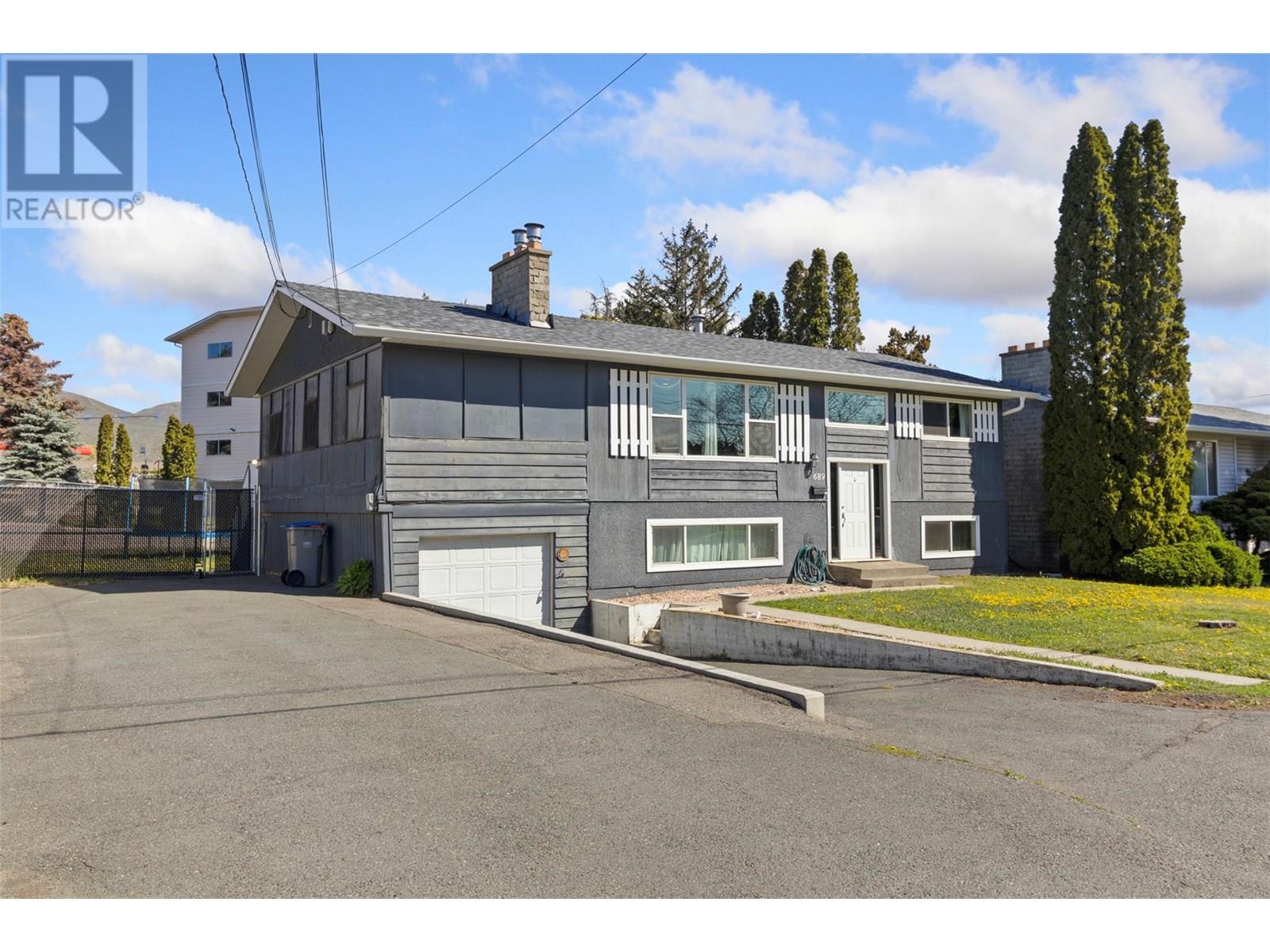 689 VALDES Drive, Kamloops