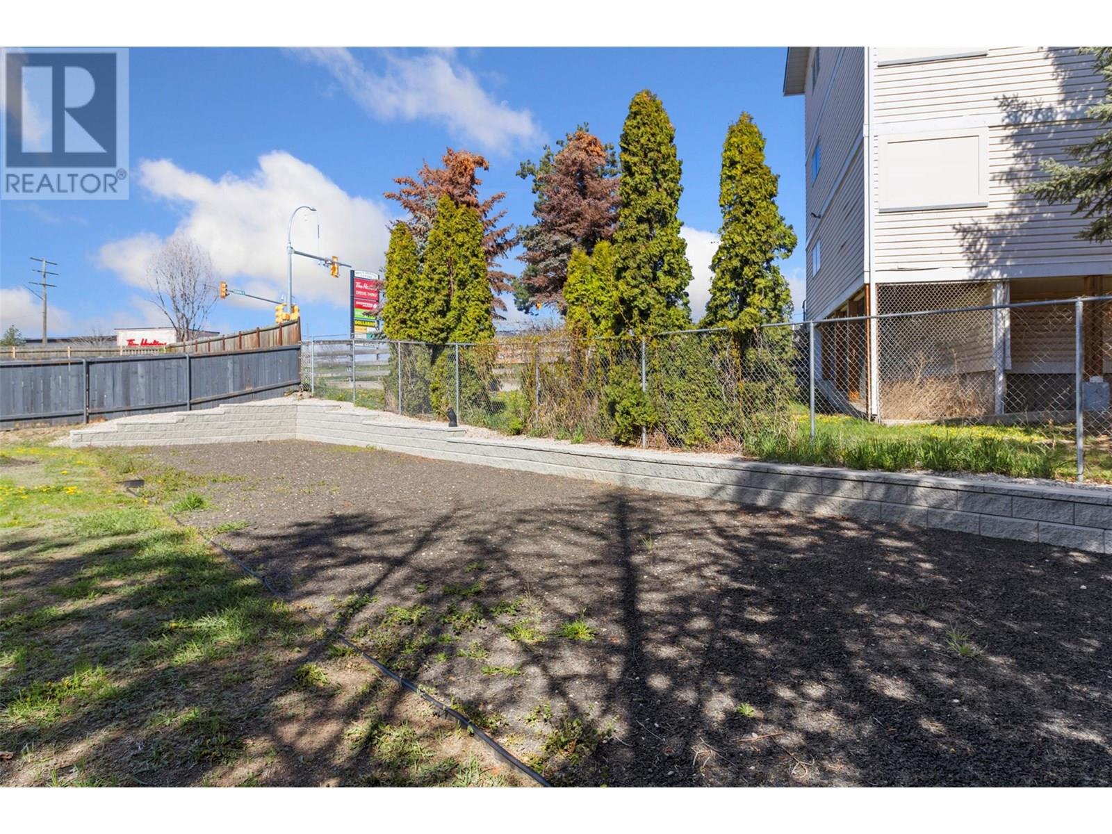 689 VALDES Drive, Kamloops