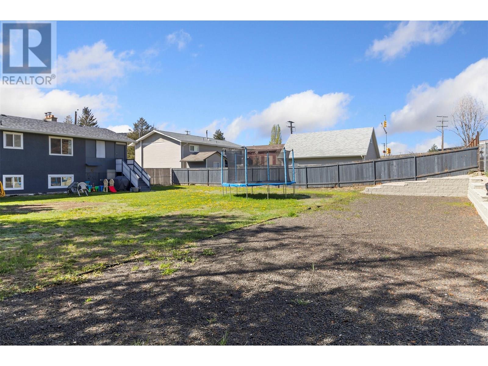 689 VALDES Drive, Kamloops